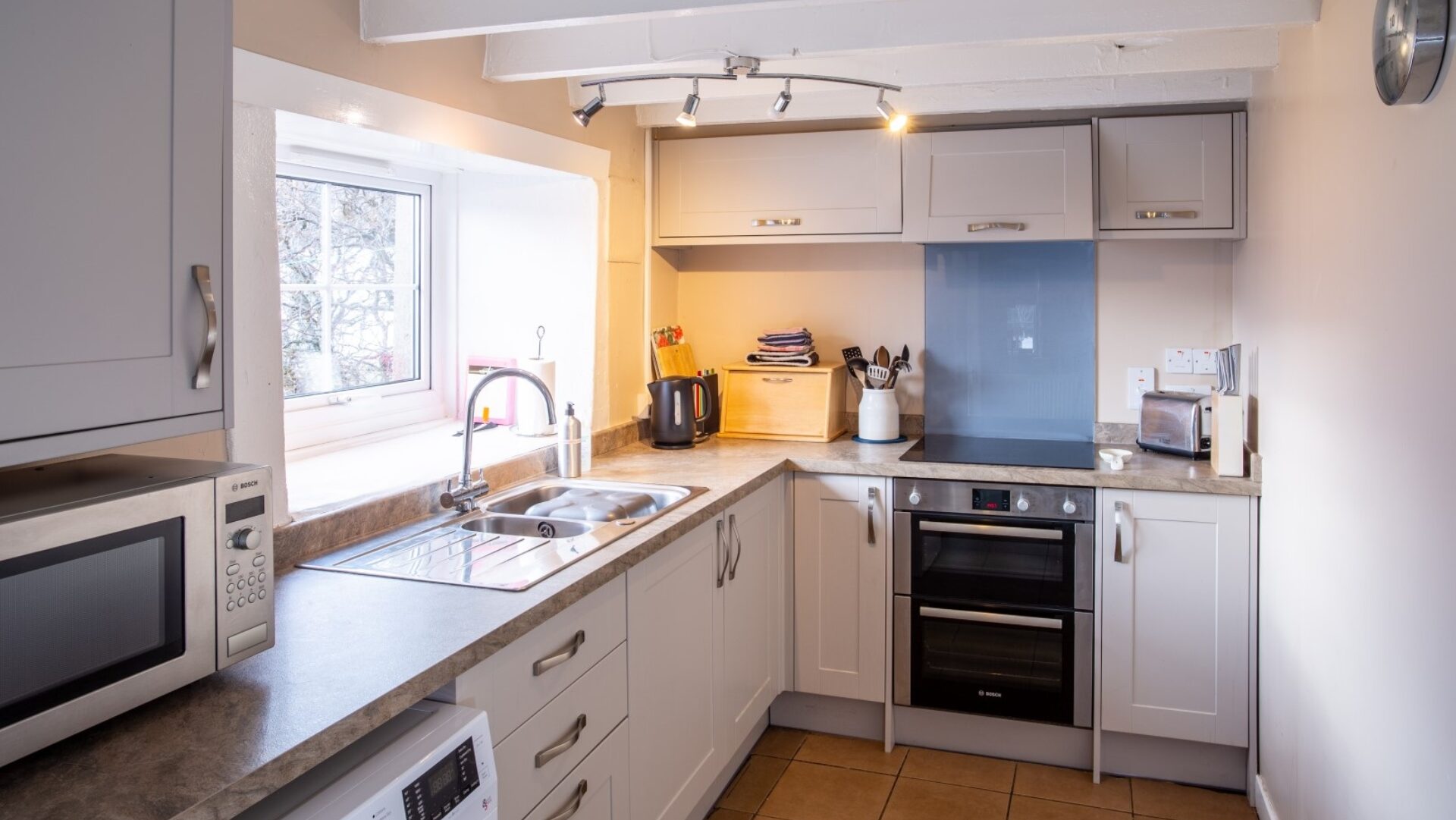 LA 014 Lochsie Kitchen 1620 x 1080