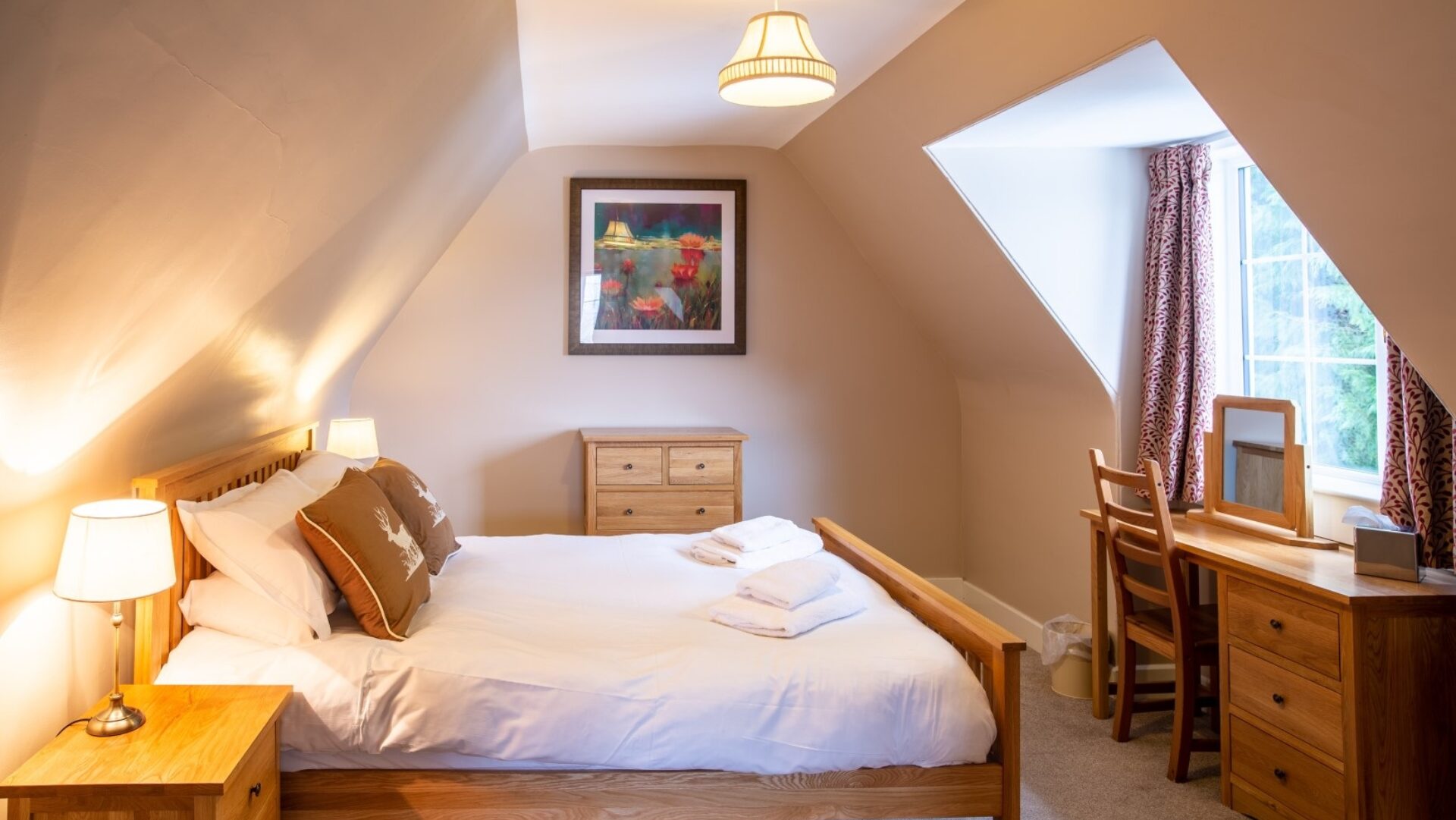 LA 029 Dower King bedroom 1620 x 1080