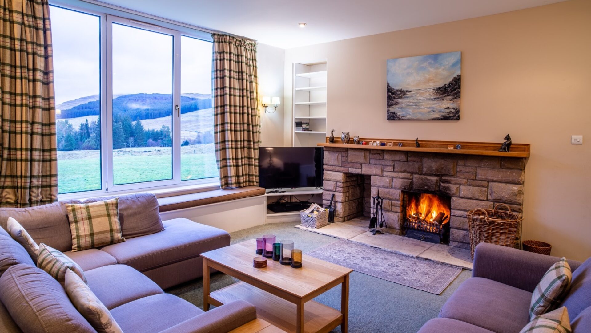 LA 151 Dalmunzie House Living Room 1620 x 1080