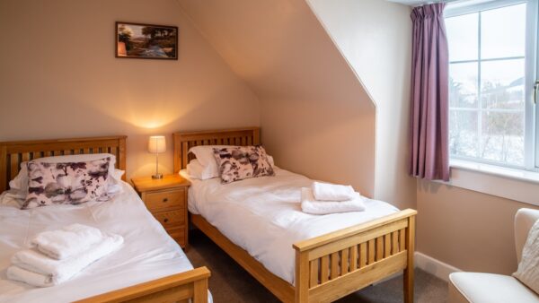 LA 028 Dower Far twin bedroom 1620 x 1080