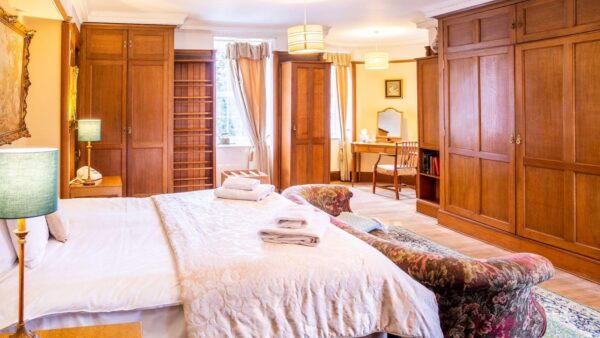 LA 080 Castle Suite 1600 x 1149