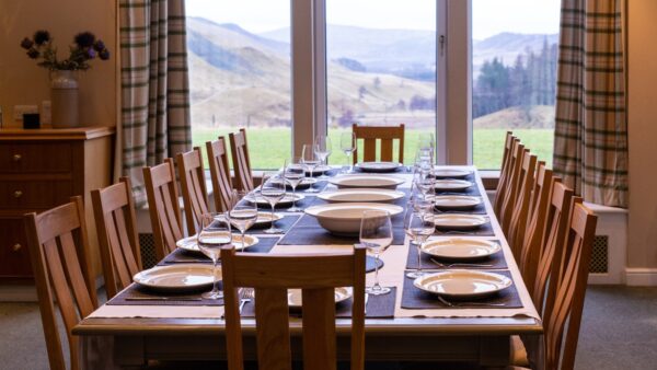 LA 135 Dalmunzie House Dining table 1620 x 1080