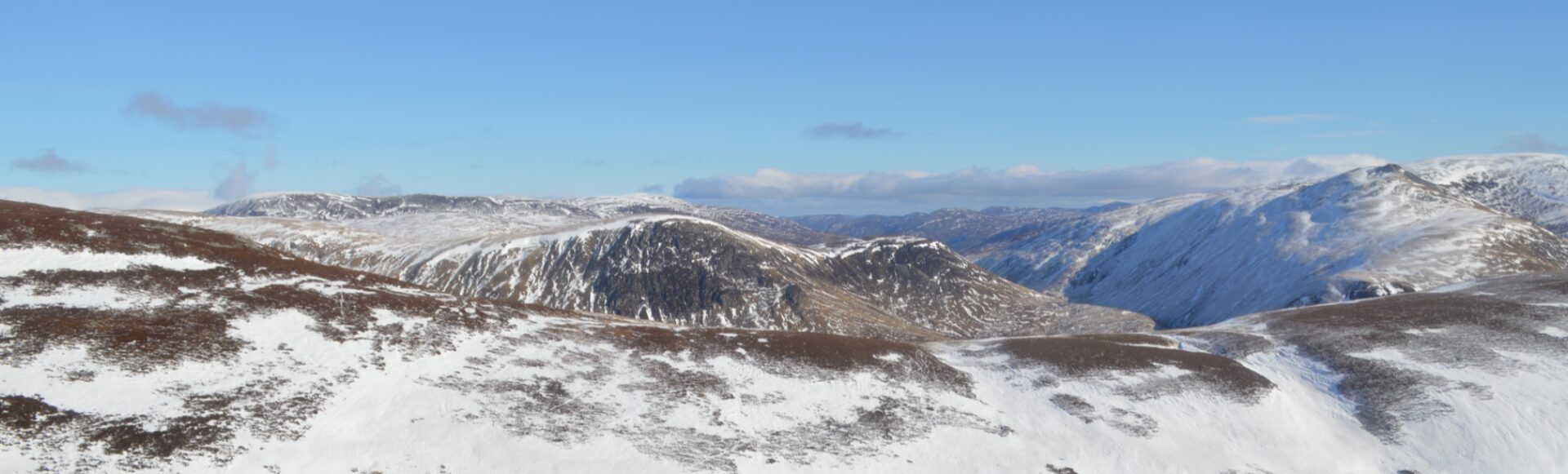 Munros 1920 x 550