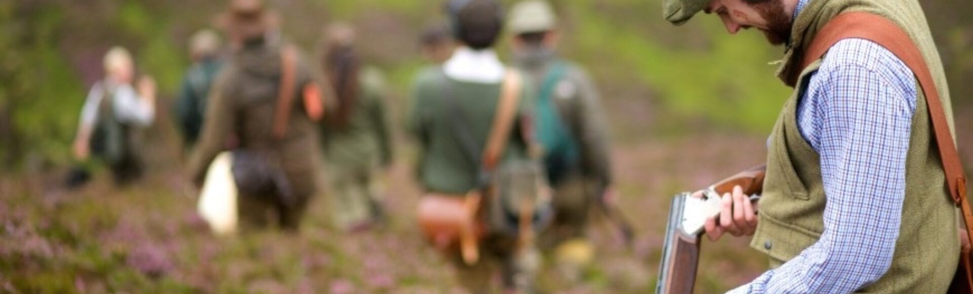 LA 113 Sporting Guns Walking 1920 x 580